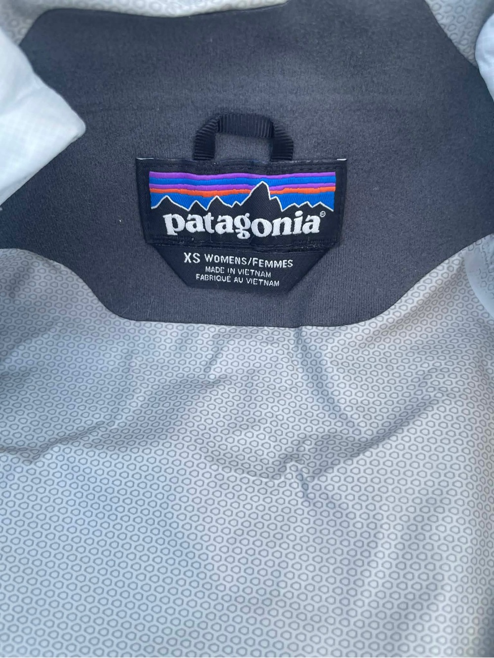 Patagonia Women's Light Gray Hooded Utility Jacket - Picture 9 of 16